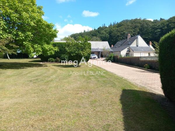 Maison à Sainte-Suzanne-et-Chammes, 53270 - 6 pièces 179m²