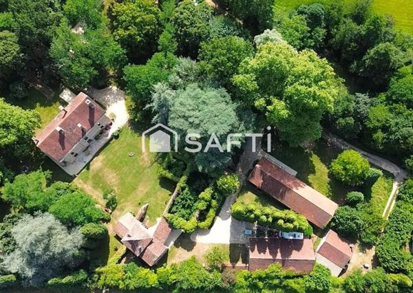 Propriété de prestige : maison de maître, deux gîtes, dépendances – Exclusivité rare