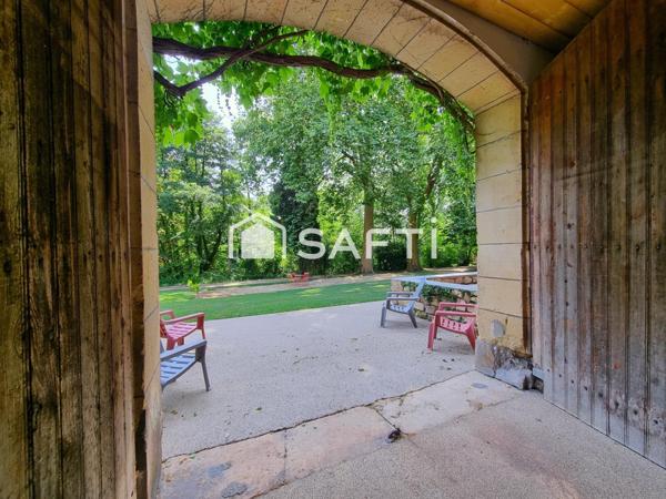 Propriété de prestige : maison de maître, deux gîtes, dépendances – Exclusivité rare