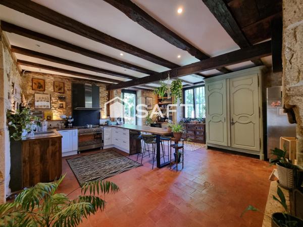 Propriété de prestige : maison de maître, deux gîtes, dépendances – Exclusivité rare