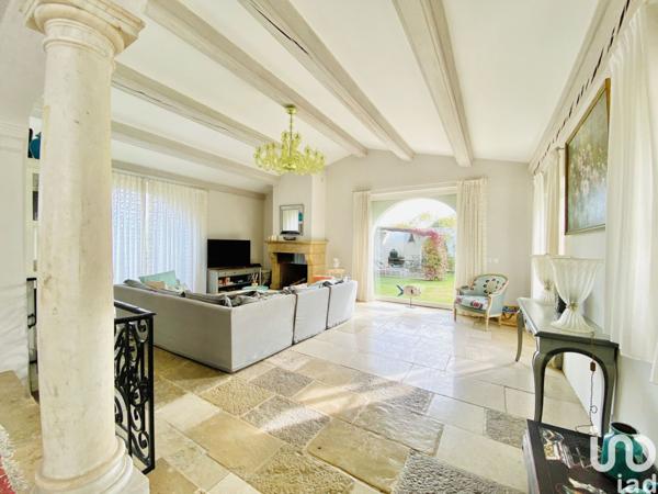 Maison 7 pièces de 365 m² à La Colle-sur-Loup (06480)