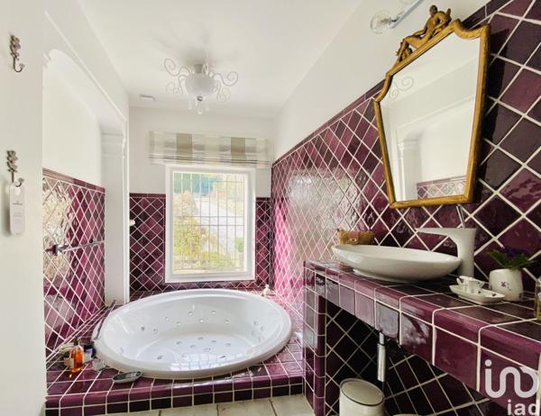 Maison 7 pièces de 365 m² à La Colle-sur-Loup (06480)