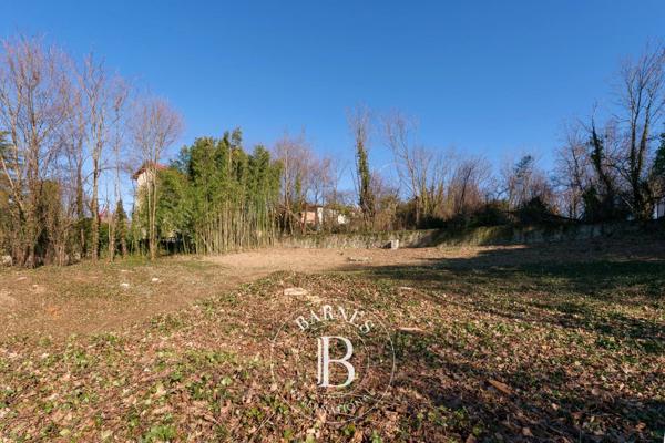 Francheville, Terrain  1 258 m² à vendre