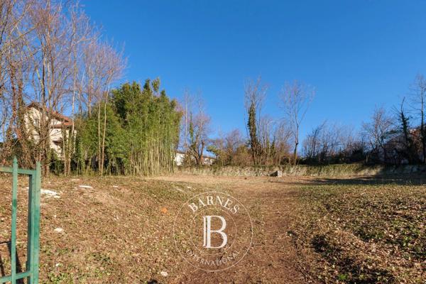 Francheville, Terrain  1 258 m² à vendre