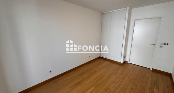 Location Appartement 3 pièces 80 m² - Arcueil 94110