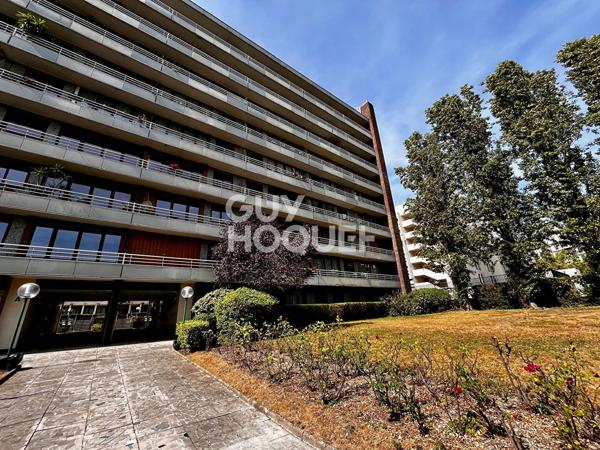VANVES - QUARTIER DU PLATEAU - APPARTEMENT 2 PIÈCES DE 52,56 M² AVEC BALCON - ÉTAGE ÉLEVÉ -RÉSIDENCE AVEC GARDIEN