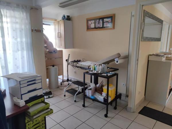 Location Bureau 4 pièces 63 m2 à Aubagne