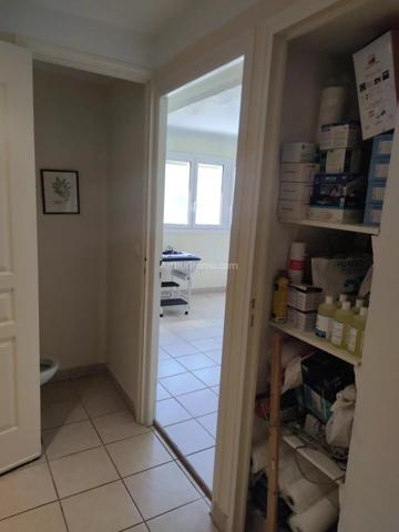 Location Bureau 4 pièces 63 m2 à Aubagne