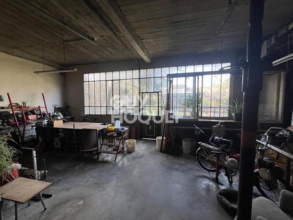 Maison - jardin - ascenseur - garages - terrasse - secteur prisé!