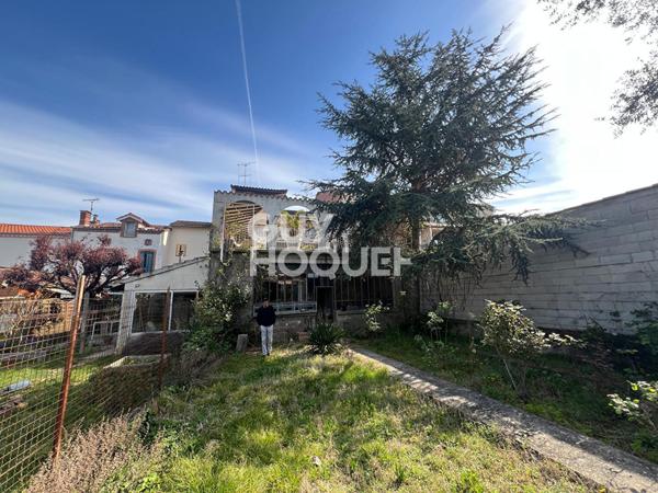 Maison - jardin - ascenseur - garages - terrasse - secteur prisé!