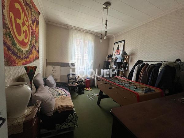 Maison - jardin - ascenseur - garages - terrasse - secteur prisé!