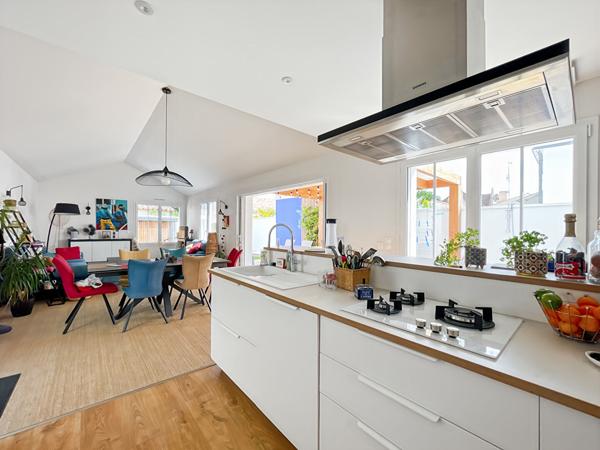 Maison T3 rénovée proche mer et centre-ville dans un écrin de verdure