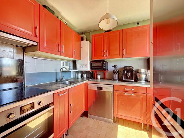 Appartement F4 à vendre  4 pièces - 68,20 m 2   MARSEILLE  - 13009