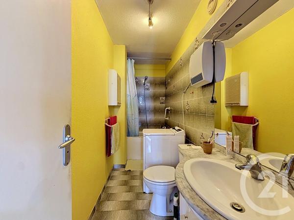 Appartement F4 à vendre  4 pièces - 68,20 m 2   MARSEILLE  - 13009