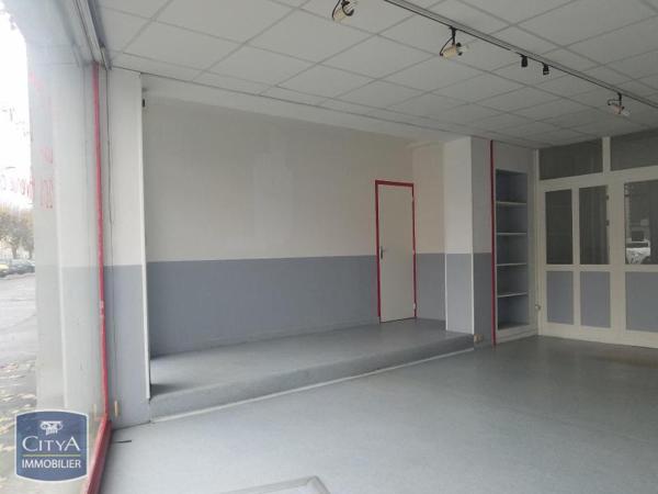 Local professionnel à louer 86.81m²
