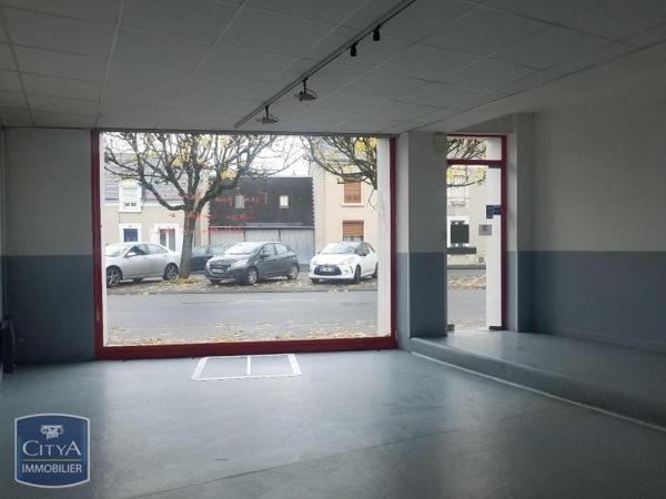 Local professionnel à louer 86.81m²