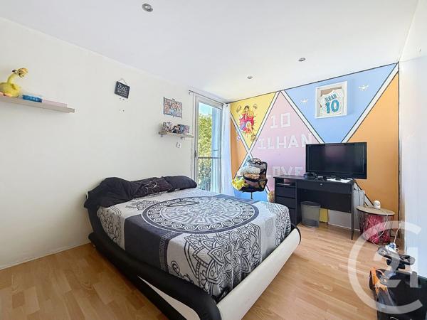 Appartement à vendre  4 pièces - 66,29 m 2   MARSEILLE  - 13013