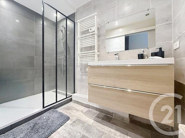Appartement à vendre  4 pièces - 66,29 m 2   MARSEILLE  - 13013