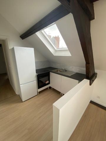 A LOUER APPARTEMENT PROCHE CENTRE  VILLE DE ST QUENTIN 02100