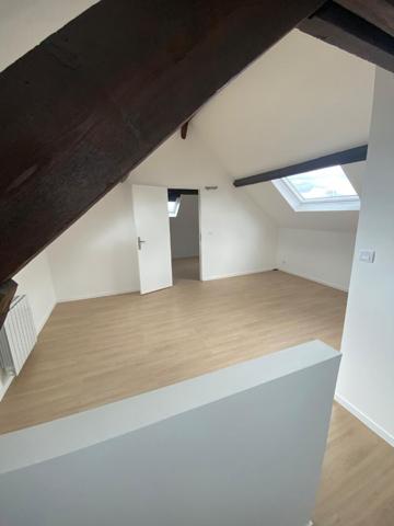 A LOUER APPARTEMENT PROCHE CENTRE  VILLE DE ST QUENTIN 02100