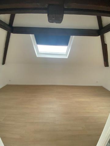 A LOUER APPARTEMENT PROCHE CENTRE  VILLE DE ST QUENTIN 02100