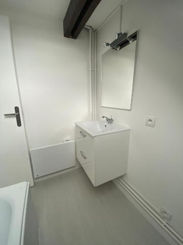 A LOUER APPARTEMENT PROCHE CENTRE  VILLE DE ST QUENTIN 02100