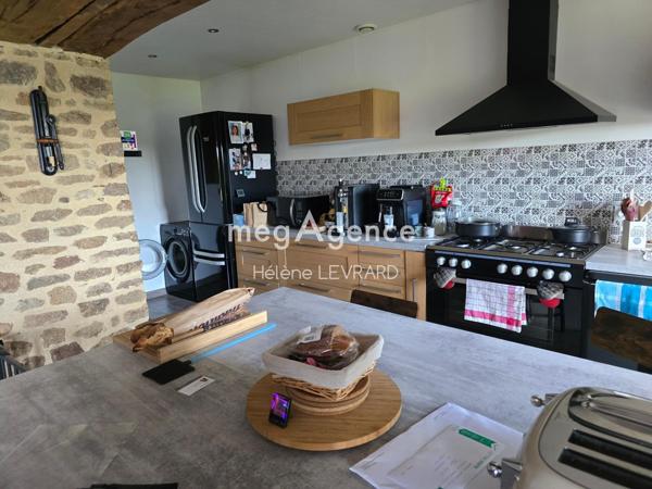 Maison à Vimartin-sur-Orthe, 53160 - 5 pièces 163m²