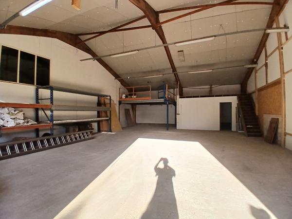 Entrepôt / local industriel Brissac Quince 2 pièce(s) 76 m2