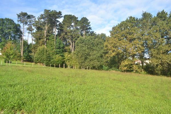Guiche (64520) Guiche - Terrain constructible à vendre sur les hauteurs