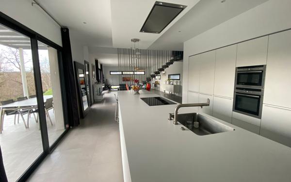 Maison à vendre    5 pièces • 207,11 m2 Sainte-Foy-lès-Lyon