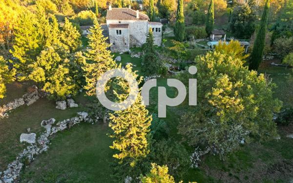 Maison à vendre    8 pièces •  Saint-Alban-Auriolles