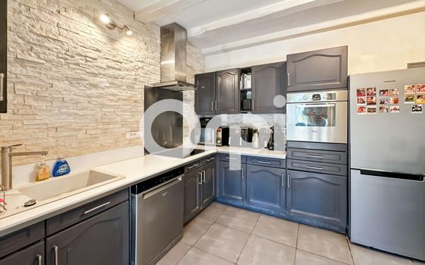 Maison à vendre    8 pièces •  Saint-Alban-Auriolles