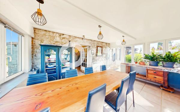 Maison à vendre    8 pièces •  Saint-Alban-Auriolles