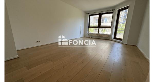 Location Appartement 2 pièces 54.48 m² - Suresnes 92150