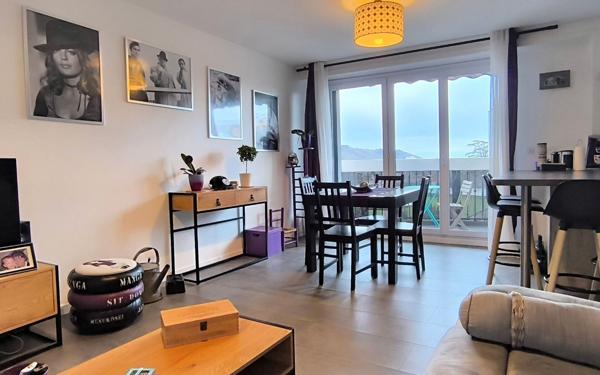 Appartement à vendre    4 pièces • 93 m2 Pau