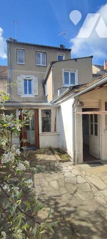 Le Mans Quartier Saint Pavin maison de 170 m² 5 chambres avec jardin et garage à 100 mètres