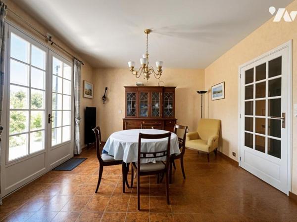 Maison avec sous-sol complet et beau potentiel à Avrillé