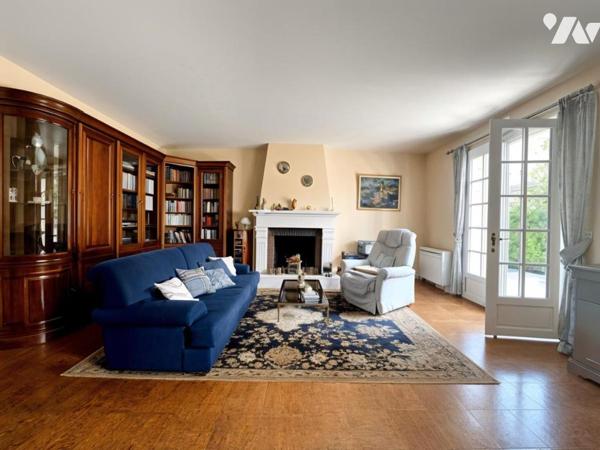 Maison avec sous-sol complet et beau potentiel à Avrillé