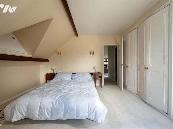 Maison avec sous-sol complet et beau potentiel à Avrillé