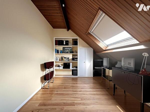 Maison avec sous-sol complet et beau potentiel à Avrillé