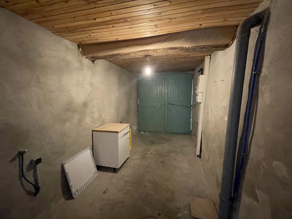 Maison de village avec cour et remise Sainte-Eulalie (11170)