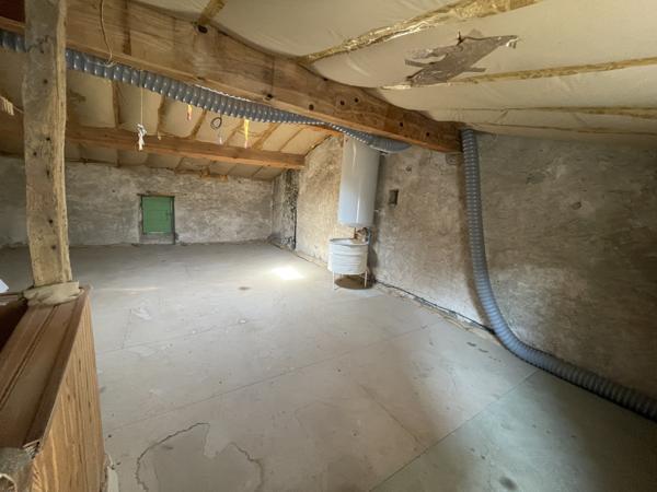 Maison de village avec cour et remise Sainte-Eulalie (11170)
