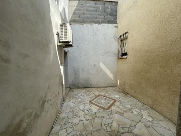 Maison de village avec cour et remise Sainte-Eulalie (11170)