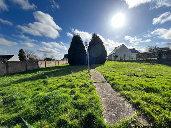 A VENDRE ? Maison néo-bretonne avec fort potentiel en plein coeur de Caulnes