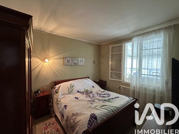 Maison à vendre 7 pièces 147 m² Saint-Amand-Montrond