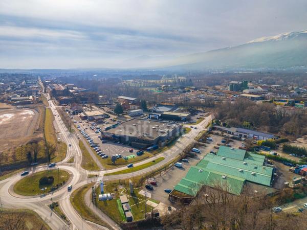 Terrain à vendre de 2 500,00 m² SAINT GENIS POUILLY (01)