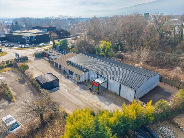 Terrain à vendre de 2 500,00 m² SAINT GENIS POUILLY (01)