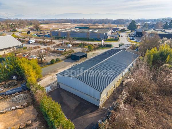 Terrain à vendre de 2 500,00 m² SAINT GENIS POUILLY (01)