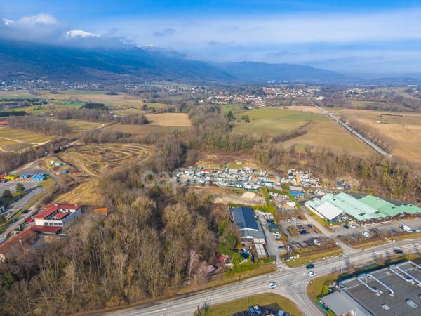 Terrain à vendre de 2 500,00 m² SAINT GENIS POUILLY (01)