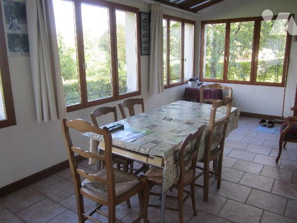 grande maison 164 m2 3 chambres beaucoup de possibilités d'aménagement.